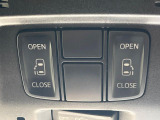 【両側パワースライドドア】スマートキーや運転席のスイッチで後席両側スライドドアの開閉が可能♪電動だから力を入れてドアを開ける必要が無く、小さなお子様でも簡単に開け閉めでき快適です♪