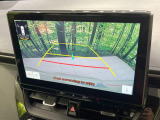 【バックカメラ】駐車時に後方がリアルタイム映像で確認できます。大型商業施設や立体駐車場での駐車時や、夜間のバック時に大活躍!運転スキルに関わらず、今や必須となった装備のひとつです!