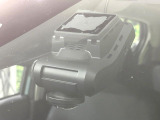 【ドライブレコーダー】ドライブレコーダー装備!走行中はもちろん、あおり運転や事故に遭遇した際、映像で記録し、万一のリスクに備えます。※記録用SDカードはお客様ご自身でご準備いただく必要があります。