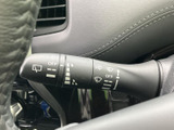 雨天時でもクリアな視界を確保できるワイパーレバーです。運転状況に合わせて、最適な設定に調整できます。