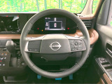 【純正革巻きステアリング】上質な革を使用することで、手にしっかり馴染みとても運転しやすいハンドルです♪