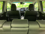 後方の視界を広げ、安全な駐車をサポート。狭い場所でもスムーズに停車できます。運転に自信がない方にもおすすめです。
