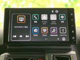 高精細なディスプレイが、運転に必要な情報を分かりやすく表示します。快適なドライブをサポートする機能が充実しています。