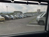 この度は、当店のお車をご覧いただきまして誠にありがとうございます。当店では全国販売・納車も行っております。県によって陸送費用は異なりますのでお気軽にお問い合わせください。