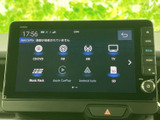 CD/DVD、ラジオ、Apple CarPlay、Android Autoなど多彩な音源に対応。お好みの音楽で、ドライブをより一層楽しく演出します。