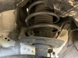 お車を安心してお乗りいただく為には、足回りの定期点検が欠かせません。サービスサポート(有償保証)では無料点検もご提供しており、安心のカーライフをお過ごしいただけるサポート体制が整っています。