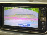 【バックカメラ】駐車時に後方がリアルタイム映像で確認できます。大型商業施設や立体駐車場での駐車時や、夜間のバック時に大活躍!運転スキルに関わらず、今や必須となった装備のひとつです!
