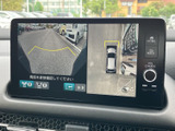 車両周辺の状況をわかりやすく表示。狭い場所での運転や、車庫入れも安心です。安全運転をサポートする頼もしい機能です。