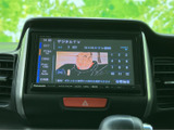 デジタルTVの受信感度も良好です。お気に入りの番組やラジオを、快適なドライブのお供にいかがでしょうか。様々なメディアに対応しています。