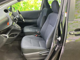 運転席からの視界は良好で、運転操作もスムーズに行えます。快適なドライビングをサポートする空間です。