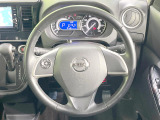 【純正革巻きステアリング】上質な革を使用することで、手にしっかり馴染みとても運転しやすいハンドルです♪