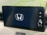 【メーカー純正ナビ】インテリアに溶け込むスタイリッシュな「専用設計」メーカーナビを装備♪視認性や操作性など基本性能にも優れ、より上質なカーライフをお楽しみいただけます。