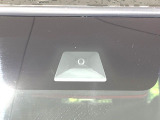 【ホンダセンシング】走行中に前方の車両等を認識し、衝突しそうな時は警報とブレーキで衝突回避と被害軽減をアシスト。より安全にドライブをお楽しみいただけます。