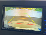 【バックカメラ】駐車時に後方がリアルタイム映像で確認できます。大型商業施設や立体駐車場での駐車時や、夜間のバック時に大活躍!運転スキルに関わらず、今や必須となった装備のひとつです!
