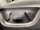 【パワーシート】スイッチ一つで簡単にシートの微調整が可能!電動だから力もいりません!快適なシートポジションにセットして、快適なドライブをお楽しみください。