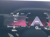 低走行車両入庫!レイアウトはステアリングスイッチで切り替えでき運転に集中しながら必要な情報を瞬時に得ることが可能です。