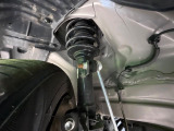 お車を安心してお乗りいただく為には、足回りの定期点検が欠かせません。サービスサポート(有償保証)では無料点検もご提供しており、安心のカーライフをお過ごしいただけるサポート体制が整っています。