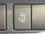 【パワースライドドア】スマートキーや運転席のスイッチでスライドドアの開閉が可能♪電動だから力を入れてドアを開ける必要が無く、小さいお子様でも、重い荷物を持っている時もラクに開け閉めできます♪