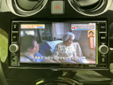 停車中には、地上デジタル放送を楽しめるTV機能。休憩時間や待ち時間に、ニュースや番組をチェックできます。移動中のエンターテインメントを充実。