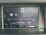 視認性の高いメーター類が、運転に必要な情報を分かりやすく表示。運転に集中できる環境を提供します。