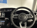使いやすく運転しやすいレイアウトの運転席周り。