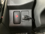 狭い場所での駐車も安心。後方の状況を画面で確認できるので、安全にバック操作を行うことができます。運転に自信がない方にもおすすめです。