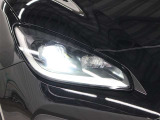 Bi-Beam LEDヘッドランプ(オートレベリング機能付+LEDクリアランスランプ+LEDターンランプ)が装着されています。