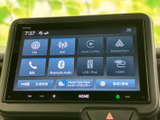 使いやすいインターフェースで、快適なドライブをサポート。Apple CarPlayやAndroid Autoにも対応しており、スマートフォンとの連携もスムーズです。