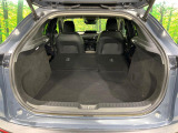 【パワーバックドア】スマートキーや運転席のボタンを押すだけでリアゲートが自動で開閉します!荷物を持っている時や、高い位置にあるバックドアを閉める際に便利な機能です♪