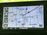 わかりやすい地図表示で、目的地までスムーズに案内してくれます。渋滞情報も確認できるので、より効率的なルートを選択可能です。
