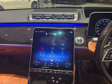 バックカメラにより駐車時の後方確認も楽にできます。