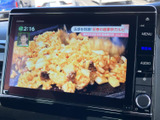 停車中には、地上デジタル放送のテレビ番組を視聴できます。長距離移動の際の休憩時間に便利です。