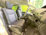 運転席シート廻りは使用感も少なく、良好な状態となっています。丁寧に使われていたことがよくわかりますね。