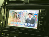 停車中には、TVの視聴をお楽しみいただけます。長距離移動も、エンターテイメントで快適に過ごせます。