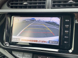 後方確認をサポートし、安全な駐車を支援します。狭い場所でも、スムーズな車庫入れが可能になります。