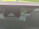【トヨタセーフティセンス】走行中に前方の車両等を認識し、衝突しそうな時は警報とブレーキで衝突回避と被害軽減をアシスト。より安全にドライブをお楽しみいただけます。