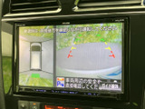バックモニターで、狭い場所でも安全に駐車できます。後方の状況をしっかり確認し、安心の運転をサポートします。