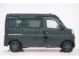 県内13店舗にて常時500台以上ダイハツ車を展示中です。見て、触って、納得のいく一台をぜひ見つけてください。