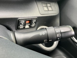 操作しやすい位置に配置されたウインカーレバー。スムーズな操作で、安全な車線変更をサポートします。直感的に操作できます。