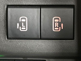 【両側パワースライドドア】スマートキーや運転席のスイッチで後席両側スライドドアの開閉が可能♪電動だから力を入れてドアを開ける必要が無く、小さなお子様でも簡単に開け閉めでき快適です♪