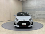 お車購入のポイントとなるフロントマスクです!シャープな目つきが印象的なデザインのヘッドランプです。