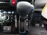 インパネシフトのCVTオートマチック車です。