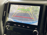 後方の状況を画面で確認できるので、狭い場所での駐車や車庫入れが格段に楽になります。安全な運転をサポートする頼もしい装備です。