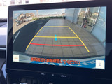 駐車時の安全性を高めるバックモニター。狭い場所でも安心。後方の状況をしっかり確認でき、スムーズな駐車をサポートします。