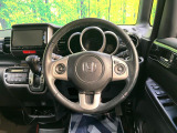 【純正革巻きステアリング】上質な革を使用することで、手にしっかり馴染みとても運転しやすいハンドルです♪