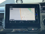 見やすい地図表示で、運転に集中できます。渋滞情報なども確認でき、スムーズな移動をサポートします。
