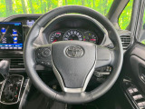 【純正革巻きステアリング】上質な革を使用することで、手にしっかり馴染みとても運転しやすいハンドルです♪