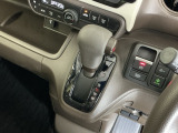 発進時から滑らかに加速する無段階変速のCVTはストップ&ゴーの多い街の中も快適です