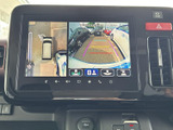 後方確認をサポートするモニターで、安全な運転を支援。狭い道や駐車時も安心です。運転に自信がない方にもおすすめです。