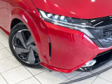 【シーケンシャルターンランプ付きLEDヘッドライト】人気の『流れるウィンカー』付きのLEDヘッドライトを装備♪高級感はもちろん、点灯時は存在感たっぷりで他車からも認識されやすく安心です。